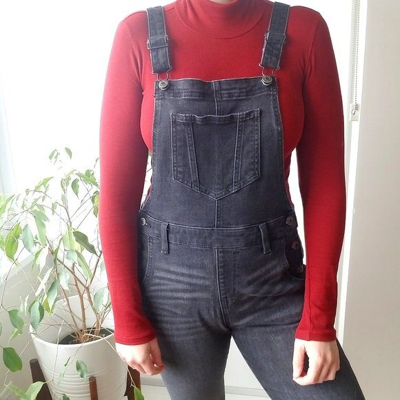 Forever 21 Women's Dark Wash Black Overalls Capri - Picture 1 of 16